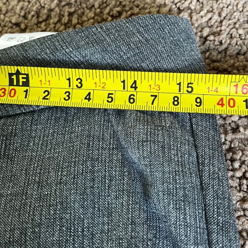 KUT from the Kloth Grey Textured Straight Leg Dress Pants Women's Size 4 EUC